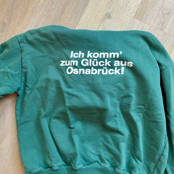 VETEMENTS AW17 Tourist Hoodie from KJmade - Picture 4 of 7